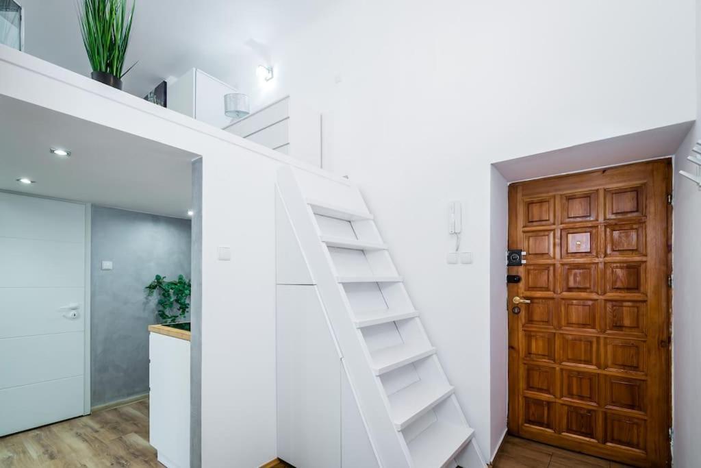 Royal City Apartment 40 M2 Krakau Buitenkant foto