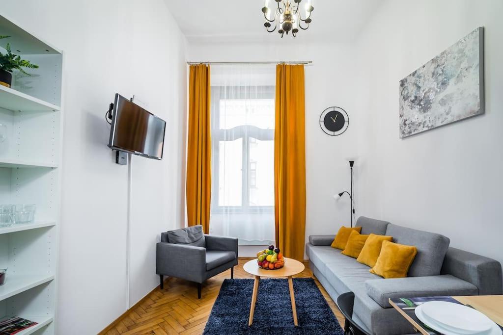 Royal City Apartment 40 M2 Krakau Buitenkant foto